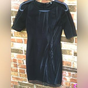 Elle Tahari Black Body Con Dress With Embroidered Front And Net Accents. Size 0